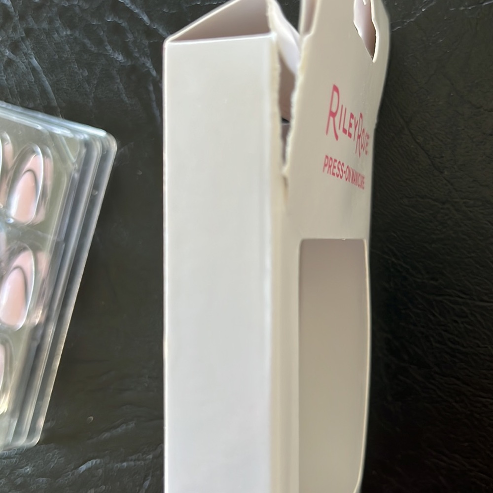 RILEY ROSE PRESS-ON MANICURE - Picture 6 of 6